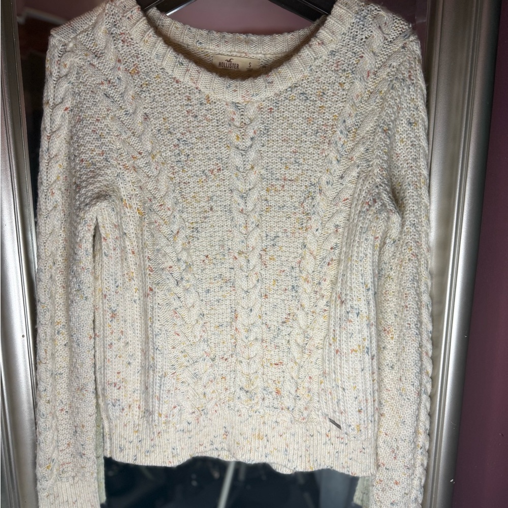 Hollister Cream Crew Neck Sweater